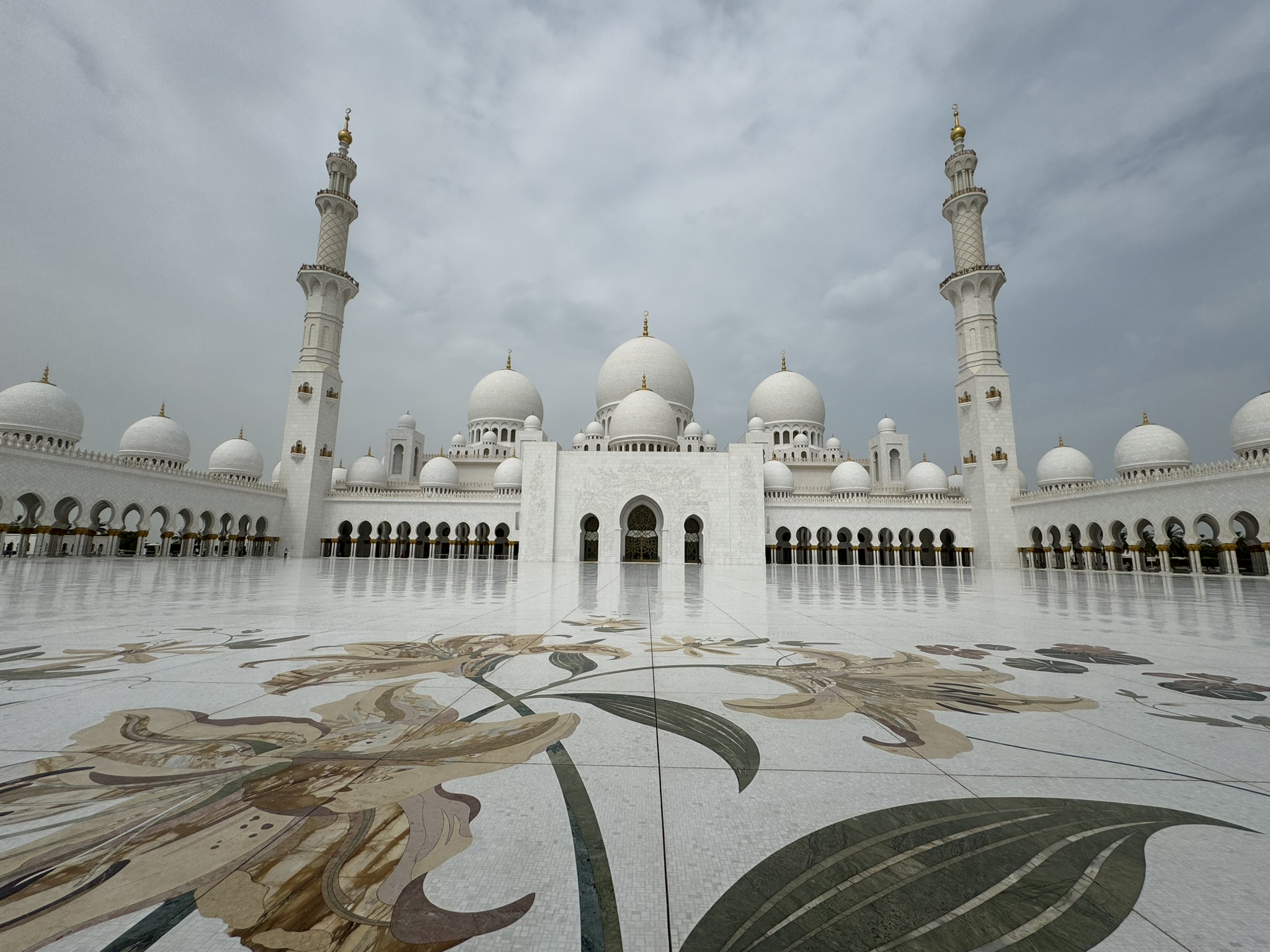 Abu Dhabi y Dubai, viajes en grupo guia de viaje itinerario